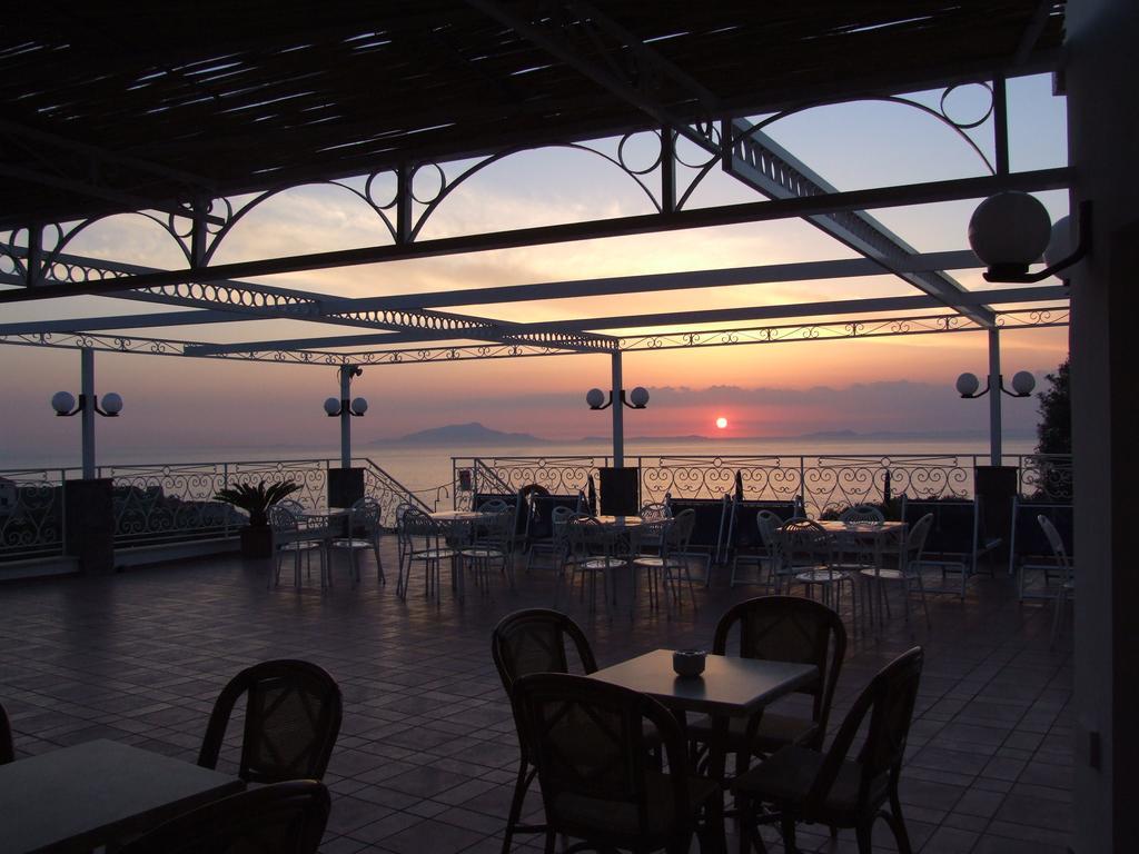 Hotel Dania Sorrento Dış mekan fotoğraf