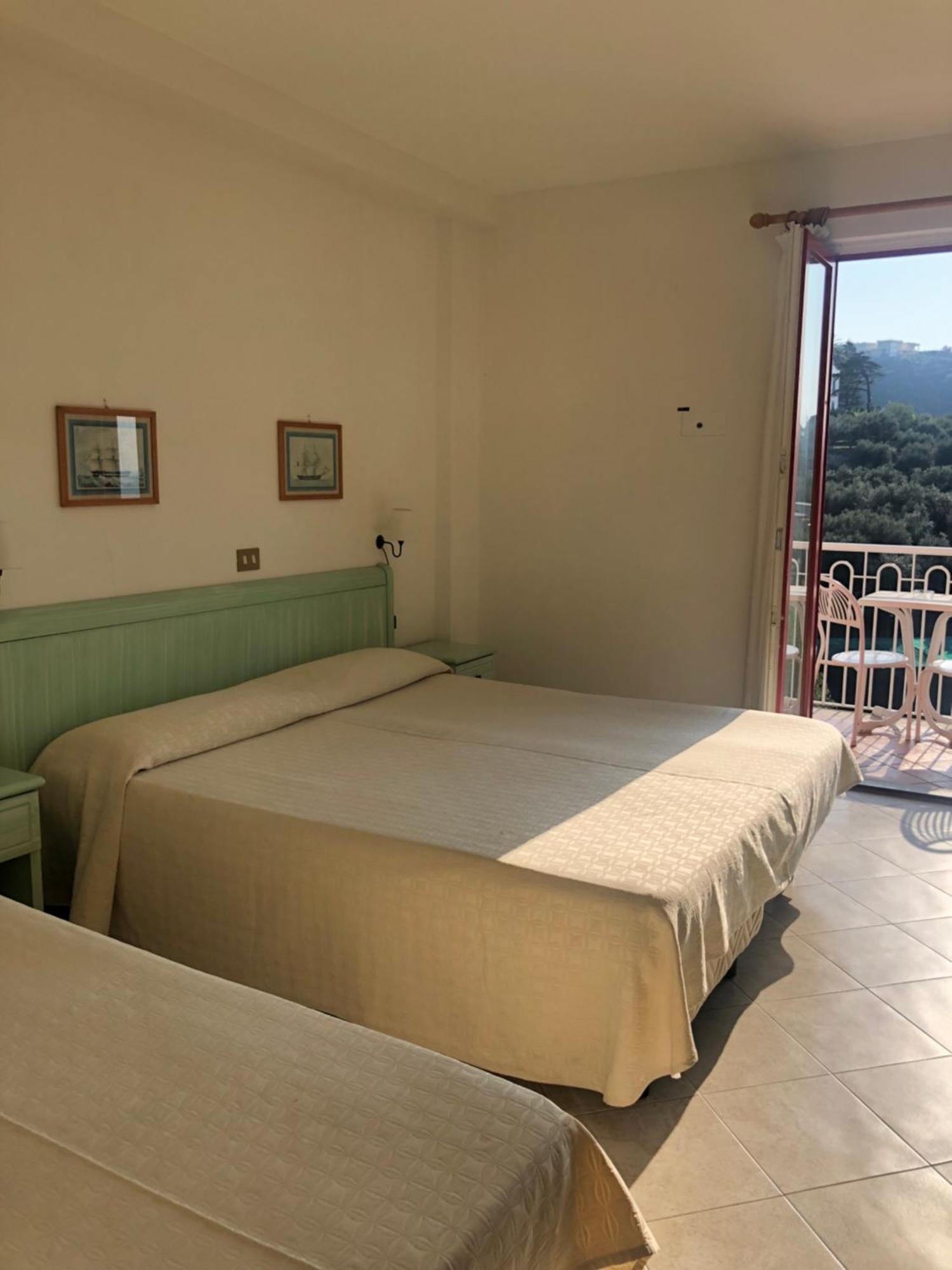 Hotel Dania Sorrento Dış mekan fotoğraf