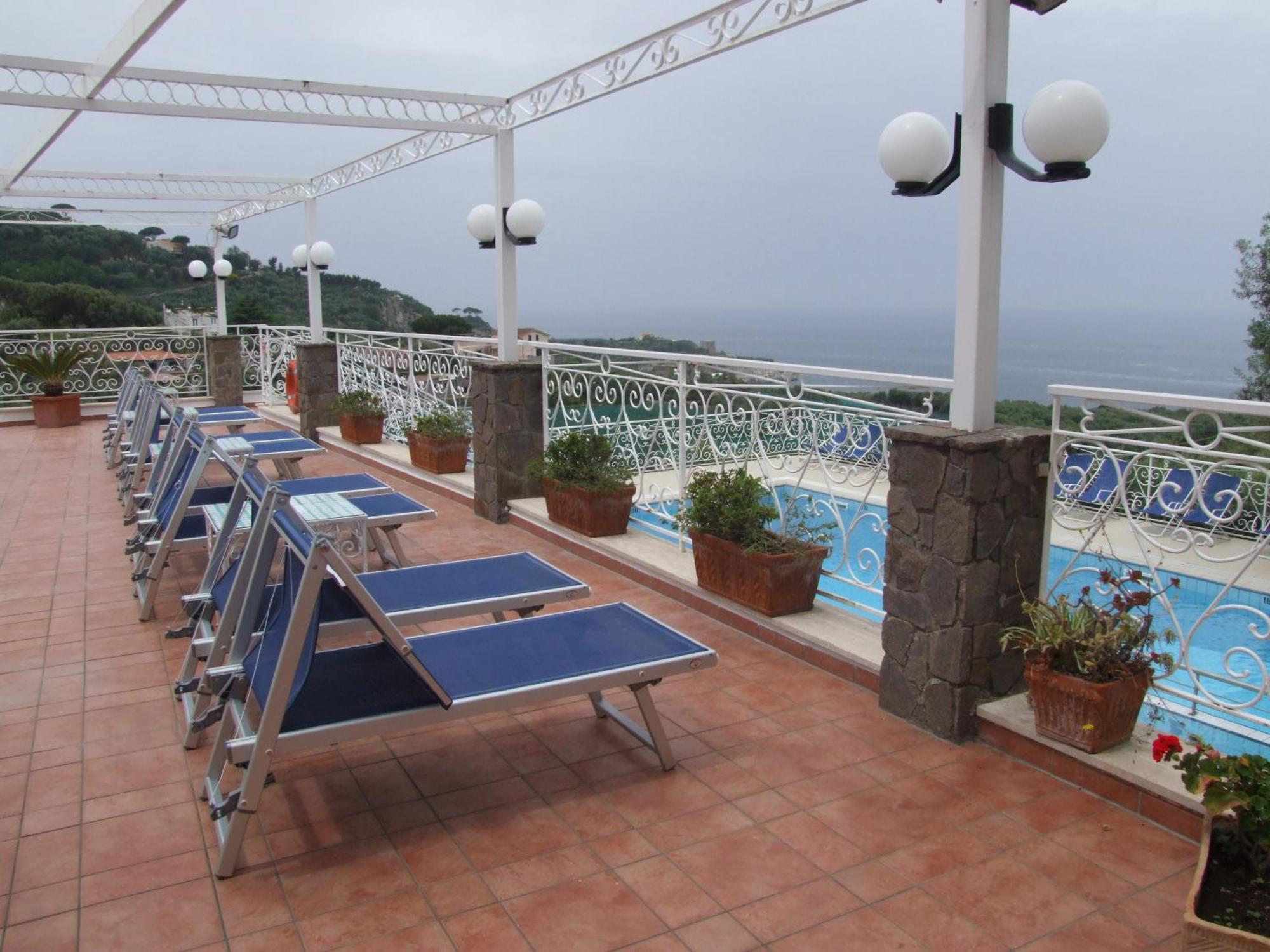 Hotel Dania Sorrento Dış mekan fotoğraf