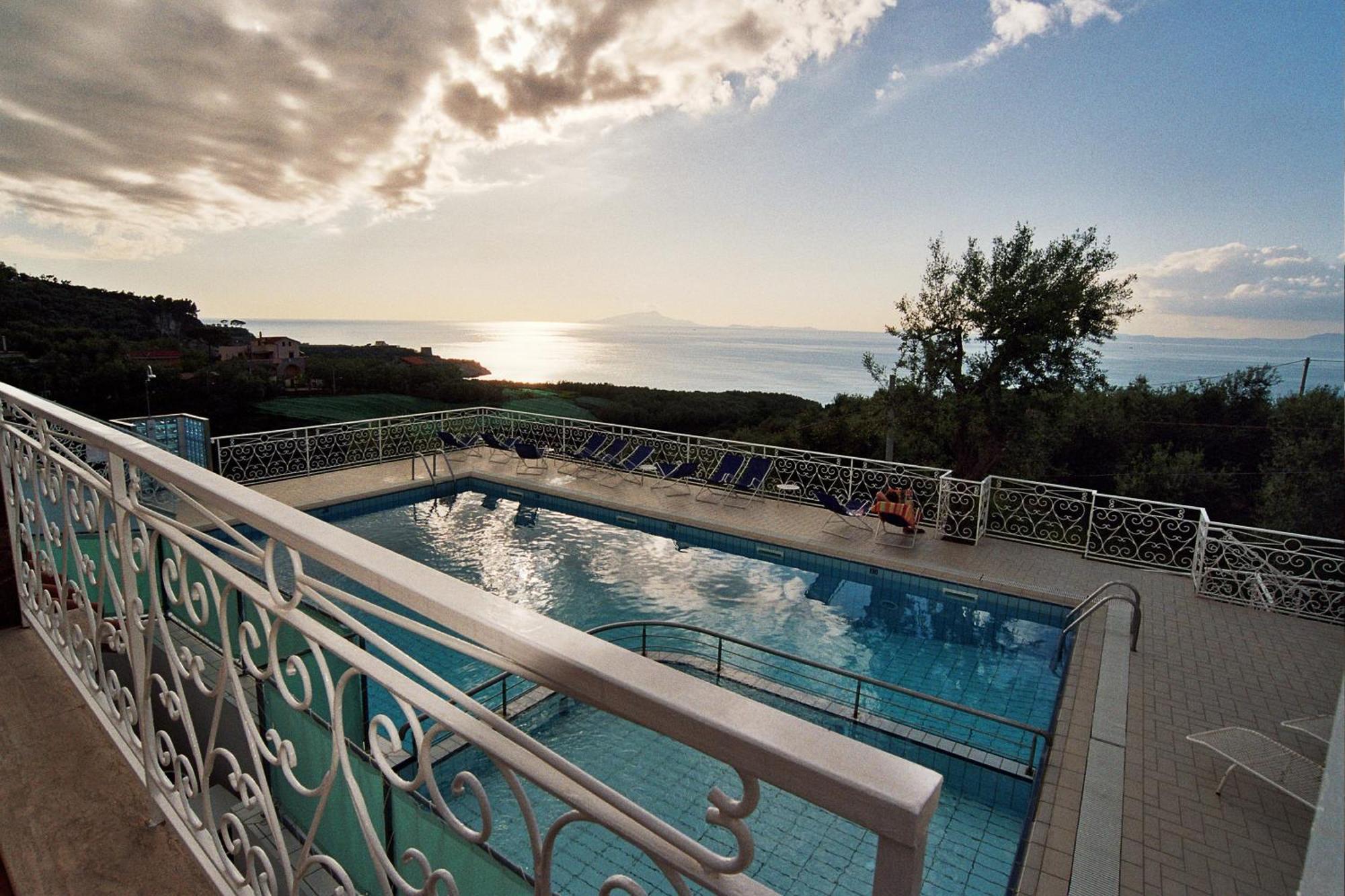 Hotel Dania Sorrento Dış mekan fotoğraf