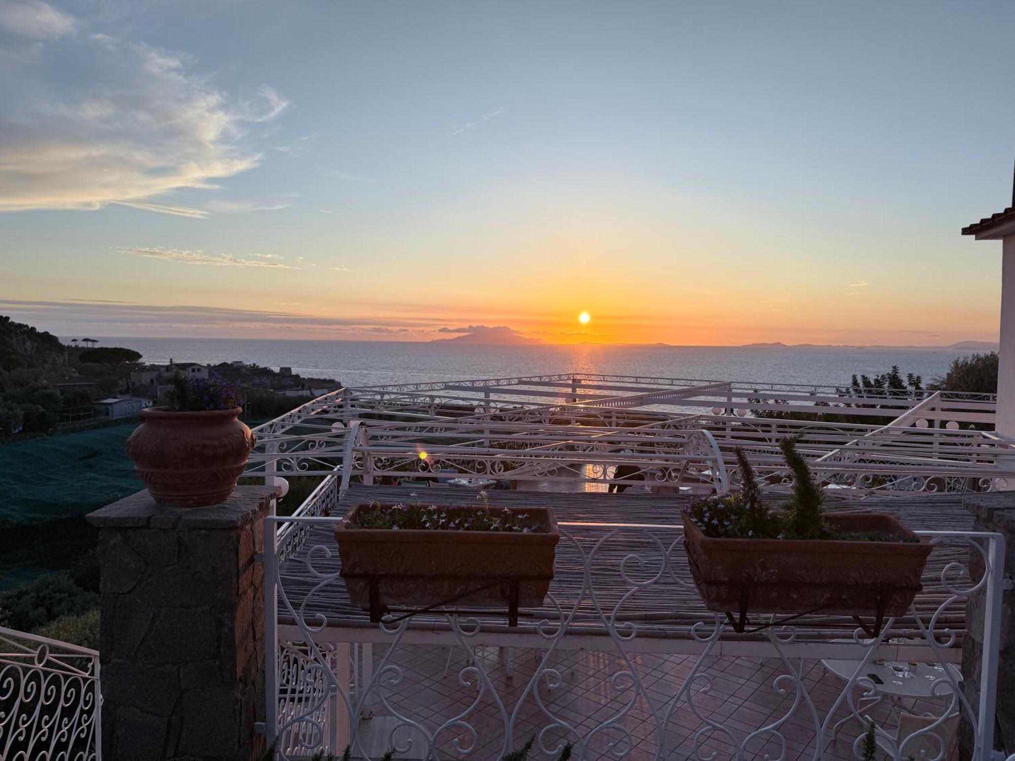 Hotel Dania Sorrento Dış mekan fotoğraf