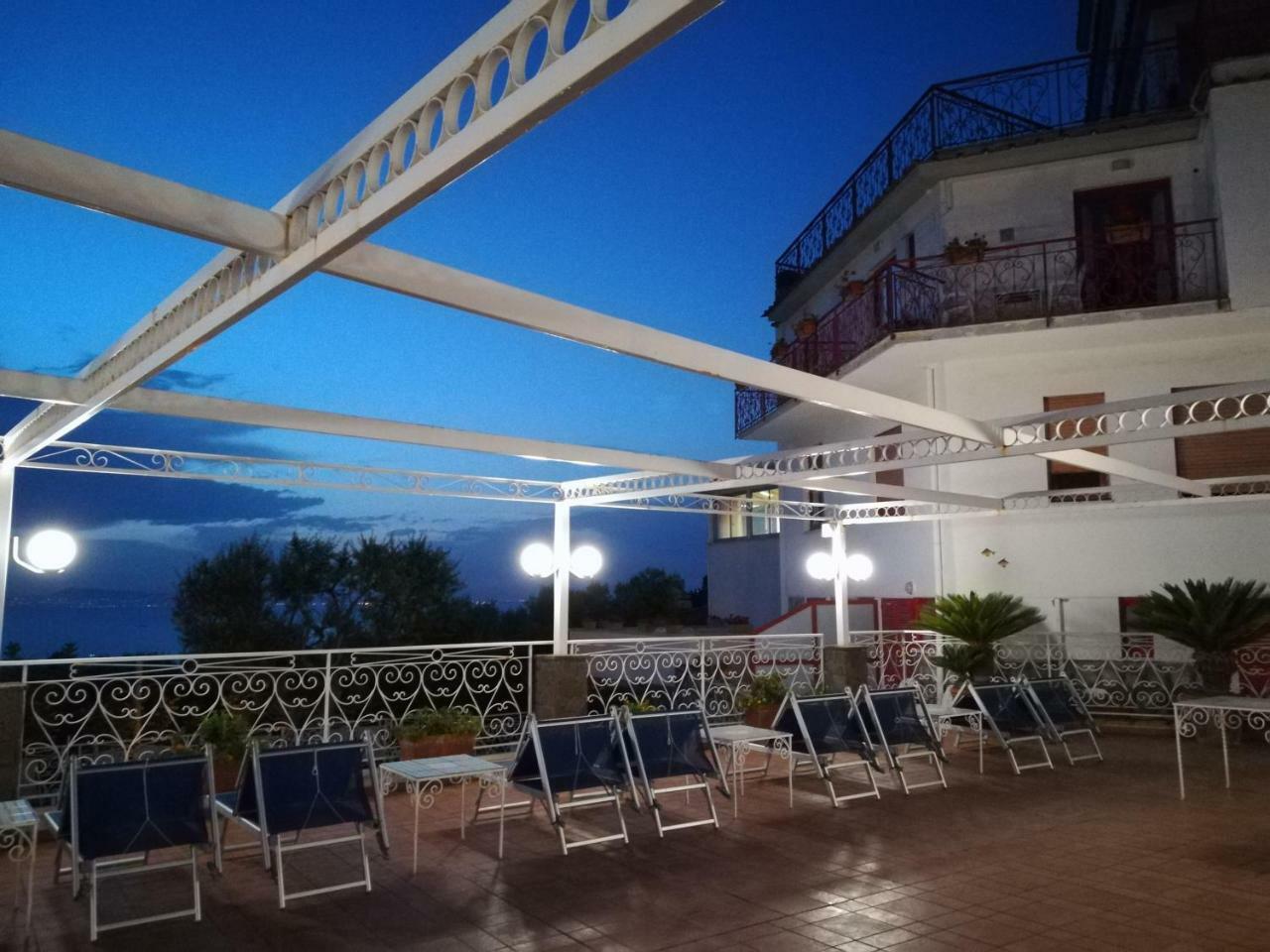 Hotel Dania Sorrento Dış mekan fotoğraf