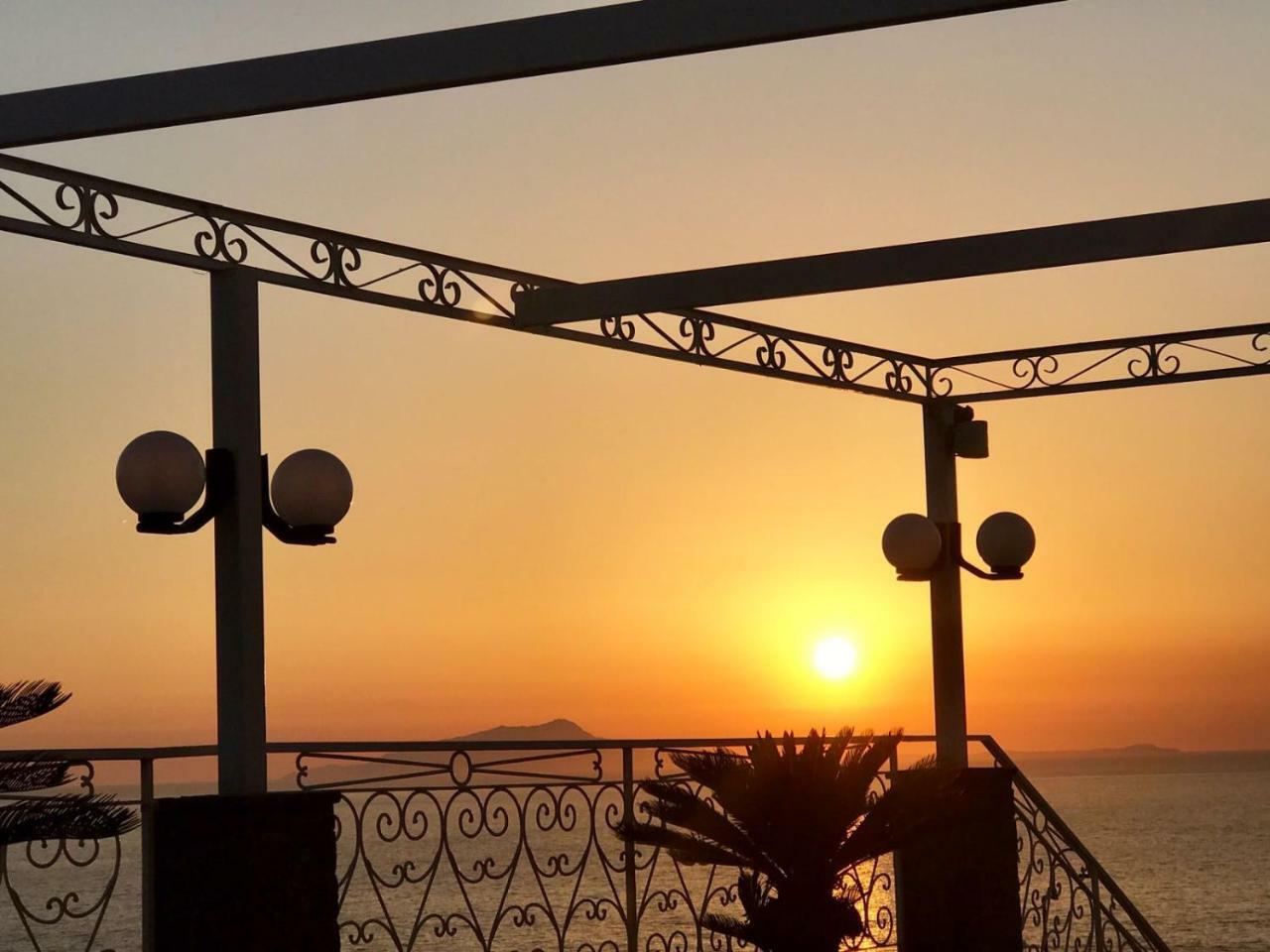 Hotel Dania Sorrento Dış mekan fotoğraf