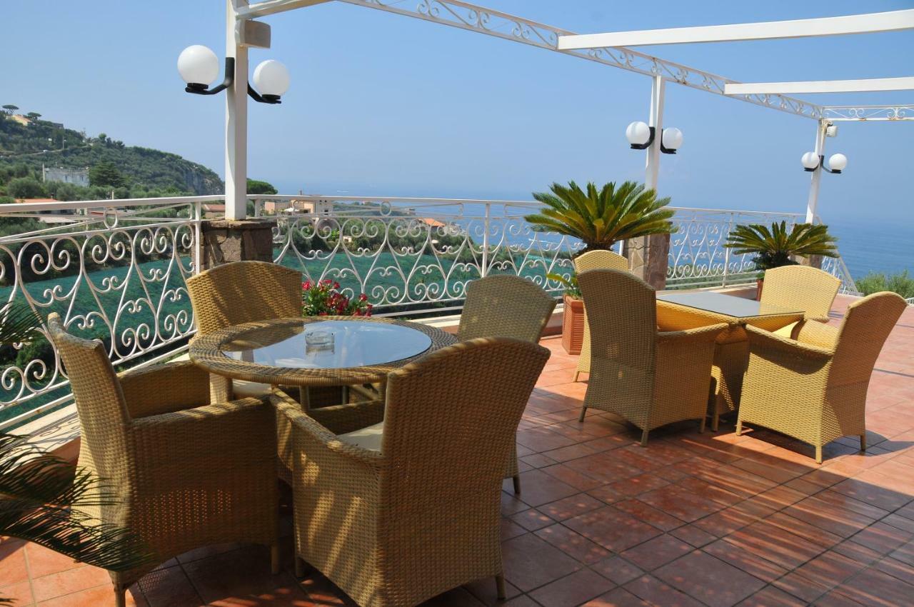 Hotel Dania Sorrento Dış mekan fotoğraf