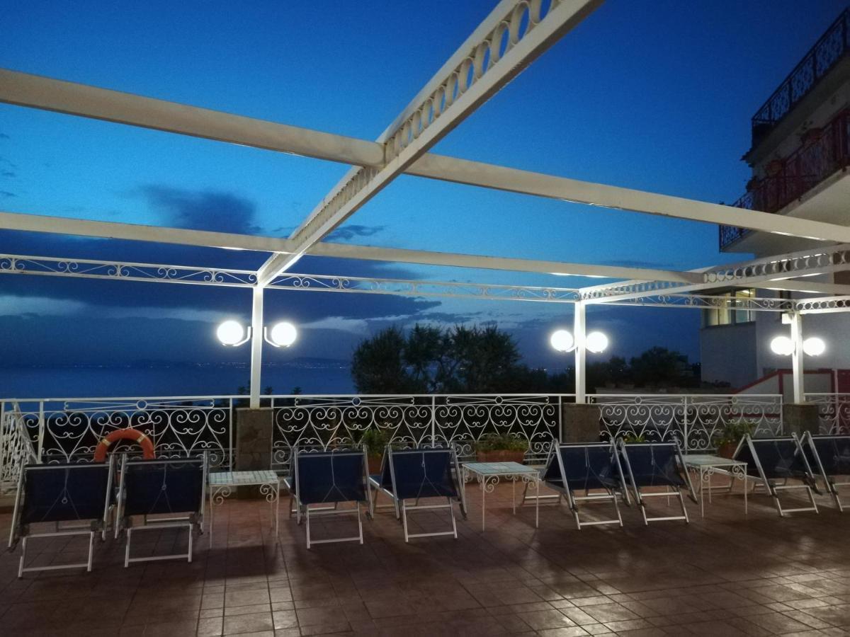 Hotel Dania Sorrento Dış mekan fotoğraf
